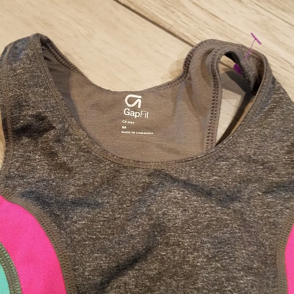 🍁Gap fit kids Colorblock sports bra☀️